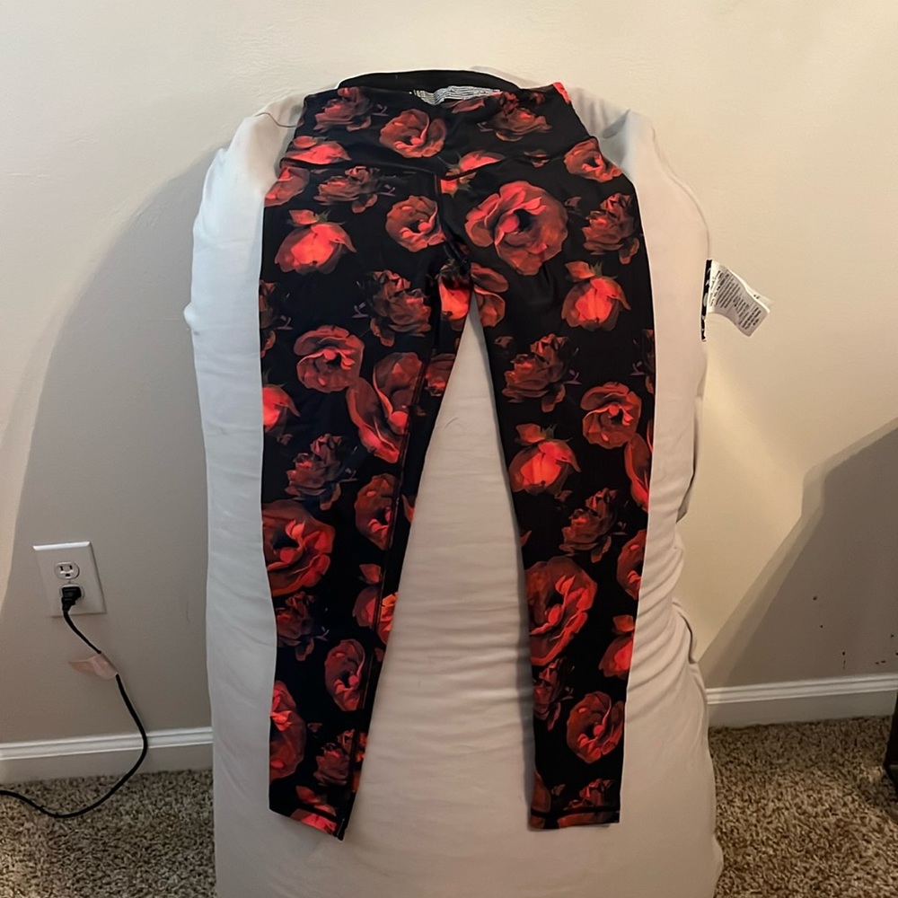 VICTORIA’S SECRET RED ROSE LEGGINGS